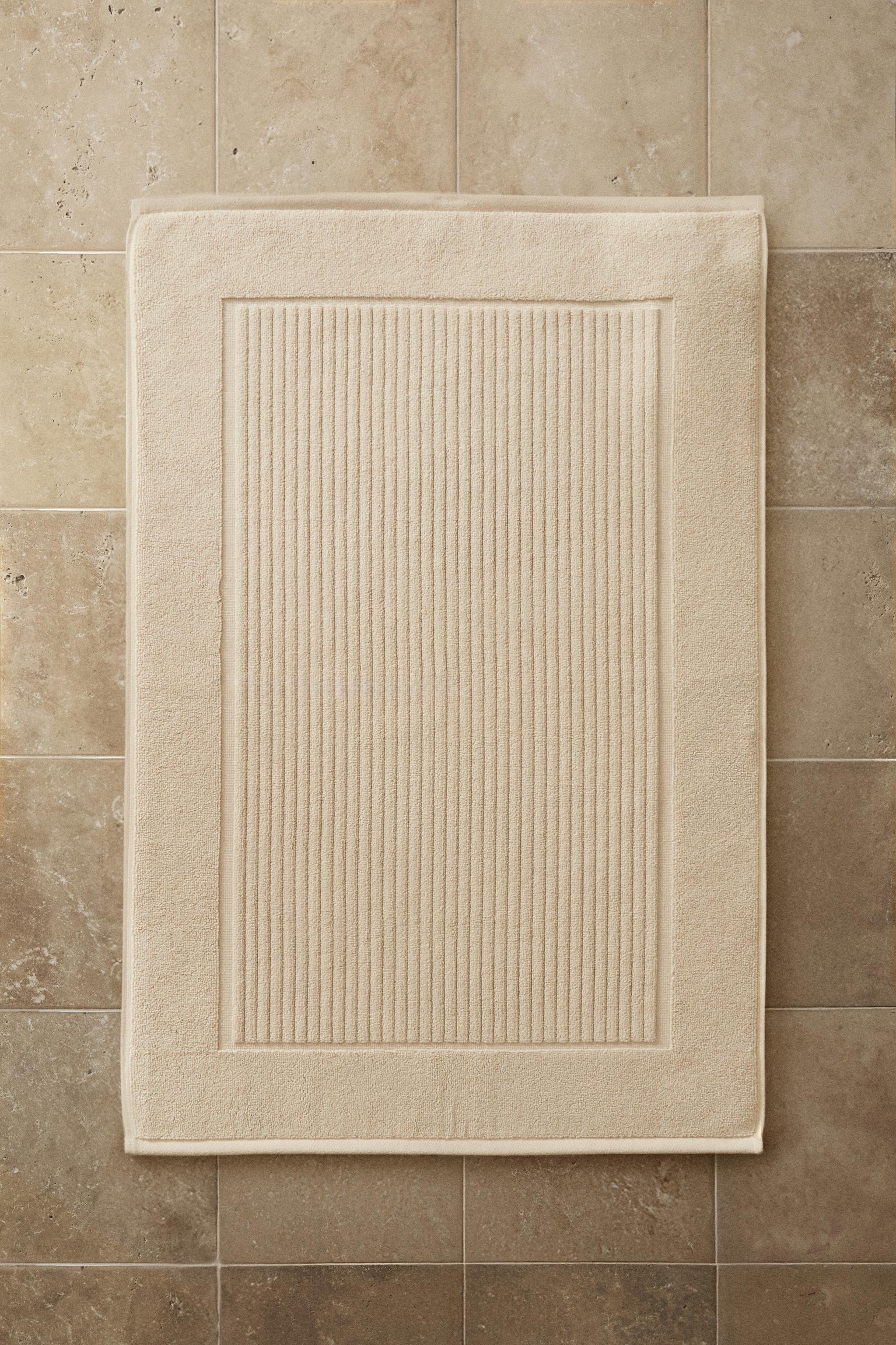 TAPIS DE BAIN TEXTURE CÔTELÉE